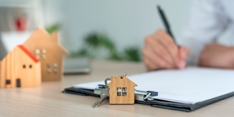 Who Pays the HOA Fees at Closing in Texas? Buyer Responsibilities & HOA Closing Costs